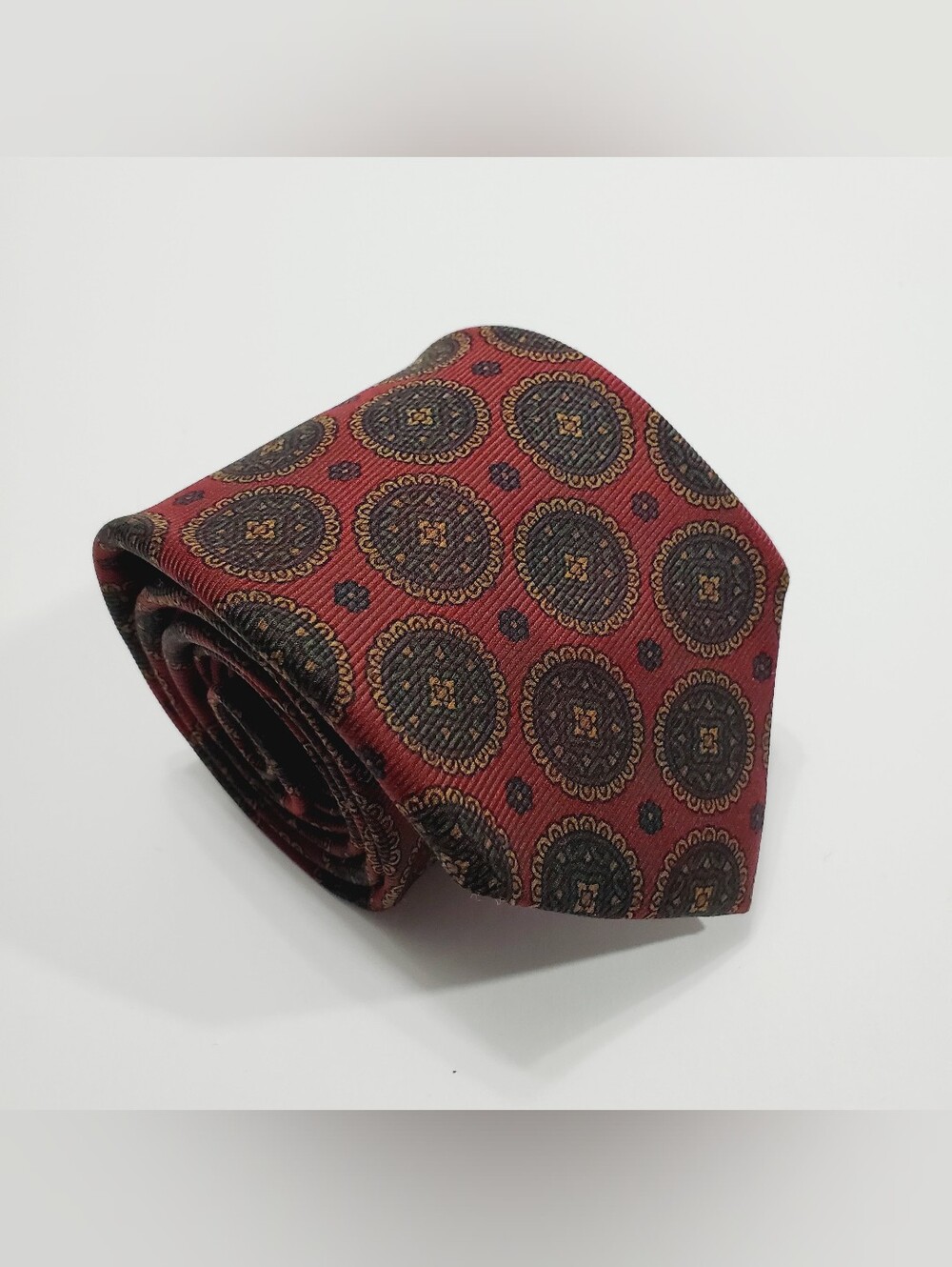 Austin Reed Men's Silk Neck Tie Burgundy Geometric Pattern 56x3.25" Repp Fabric